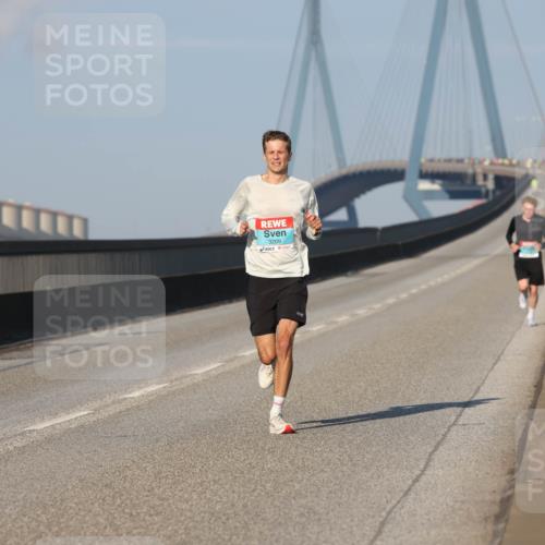 03.10.2025 - Köhlbrandbrückenlauf Lena Gebhardt http://msf.ph/oto/9100010 03.10.2025 09:35:49 Position 2 3209 meine-sportfotos.de