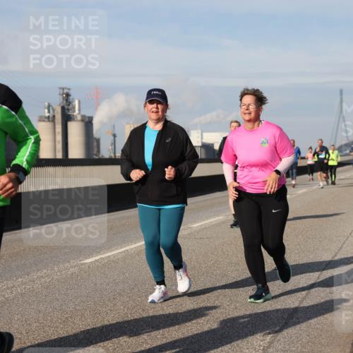 03.10.2025 - Köhlbrandbrückenlauf Lena Gebhardt http://msf.ph/oto/9100016 03.10.2025 10:10:58 Position 2 2020 meine-sportfotos.de