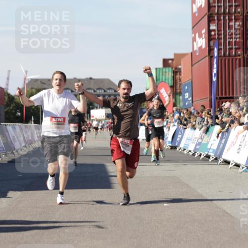 03.10.2025 - Köhlbrandbrückenlauf Jannik Wohlers http://msf.ph/oto/9100025 03.10.2025 12:56:58 Ziel 4042, 4068, 4086, 4115, 4491, 5846, 5962, 6016, 6417 meine-sportfotos.de