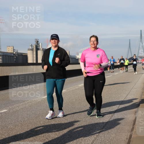03.10.2025 - Köhlbrandbrückenlauf Lena Gebhardt http://msf.ph/oto/9100065 03.10.2025 10:10:59 Position 2  meine-sportfotos.de