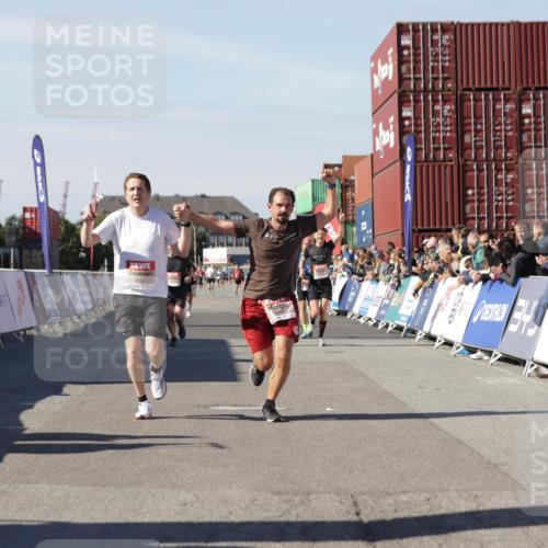 03.10.2025 - Köhlbrandbrückenlauf Jannik Wohlers http://msf.ph/oto/9100074 03.10.2025 12:56:58 Ziel 4042, 4068, 4086, 4115, 4491, 5846, 5962, 6016, 6417 meine-sportfotos.de