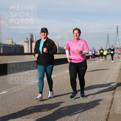 03.10.2025 - Köhlbrandbrückenlauf Lena Gebhardt http://msf.ph/oto/9100079 03.10.2025 10:10:59 Position 2  meine-sportfotos.de