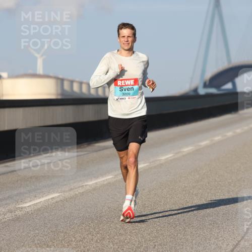 03.10.2025 - Köhlbrandbrückenlauf Lena Gebhardt http://msf.ph/oto/9100085 03.10.2025 09:35:51 Position 2 3209 meine-sportfotos.de