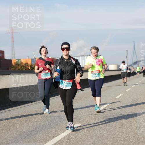 03.10.2025 - Köhlbrandbrückenlauf Jannik Wohlers http://msf.ph/oto/9100103 03.10.2025 10:20:46 Position 3 3290, 3195, 2795 meine-sportfotos.de