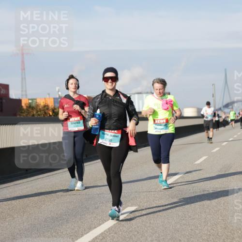 03.10.2025 - Köhlbrandbrückenlauf Jannik Wohlers http://msf.ph/oto/9100109 03.10.2025 10:20:46 Position 3 3195, 2795, 328 meine-sportfotos.de
