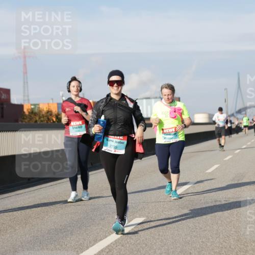 03.10.2025 - Köhlbrandbrückenlauf Jannik Wohlers http://msf.ph/oto/9100115 03.10.2025 10:20:46 Position 3 3195, 2795, 3289 meine-sportfotos.de