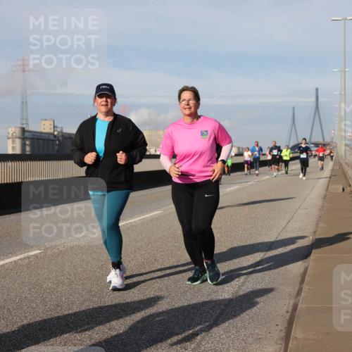 03.10.2025 - Köhlbrandbrückenlauf Lena Gebhardt http://msf.ph/oto/9100117 03.10.2025 10:10:59 Position 2  meine-sportfotos.de
