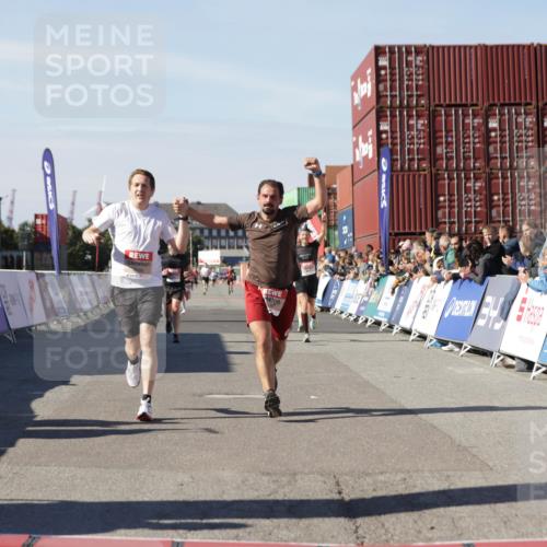 03.10.2025 - Köhlbrandbrückenlauf Jannik Wohlers http://msf.ph/oto/9100122 03.10.2025 12:56:59 Ziel 4042, 4068, 4086, 4115, 4491, 5846, 6016, 6417 meine-sportfotos.de