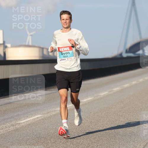 03.10.2025 - Köhlbrandbrückenlauf Lena Gebhardt http://msf.ph/oto/9100123 03.10.2025 09:35:51 Position 2 3209 meine-sportfotos.de