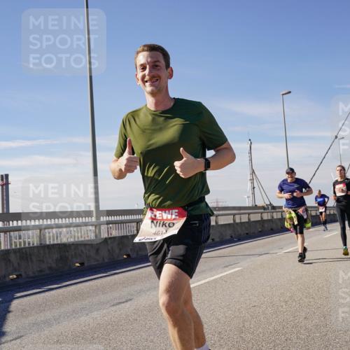 03.10.2025 - Köhlbrandbrückenlauf Michael Burmester http://msf.ph/oto/9100130 03.10.2025 12:45:59 Position 2 4614 meine-sportfotos.de