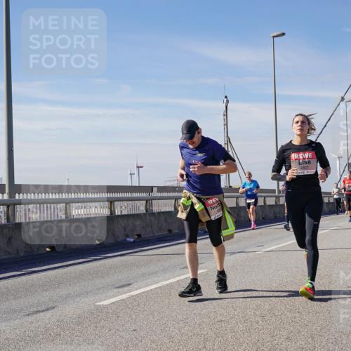 03.10.2025 - Köhlbrandbrückenlauf Michael Burmester http://msf.ph/oto/9100138 03.10.2025 12:46:00 Position 2 4307 meine-sportfotos.de