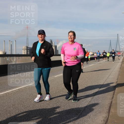 03.10.2025 - Köhlbrandbrückenlauf Lena Gebhardt http://msf.ph/oto/9100145 03.10.2025 10:10:59 Position 2  meine-sportfotos.de