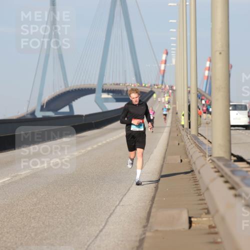 03.10.2025 - Köhlbrandbrückenlauf Lena Gebhardt http://msf.ph/oto/9100165 03.10.2025 09:35:54 Position 2  meine-sportfotos.de