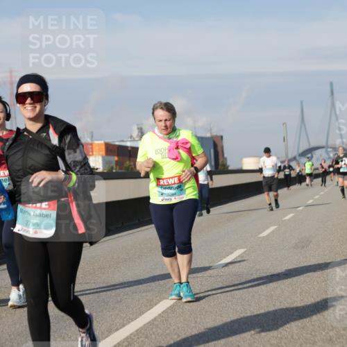 03.10.2025 - Köhlbrandbrückenlauf Jannik Wohlers http://msf.ph/oto/9100179 03.10.2025 10:20:47 Position 3 2795, 3289 meine-sportfotos.de