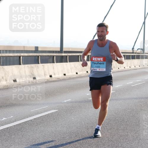 03.10.2025 - Köhlbrandbrückenlauf Strokosch-Dieckow http://msf.ph/oto/9100181 03.10.2025 09:18:18 Position 1 1022 meine-sportfotos.de