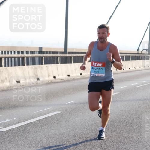 03.10.2025 - Köhlbrandbrückenlauf Strokosch-Dieckow http://msf.ph/oto/9100185 03.10.2025 09:18:18 Position 1 1022 meine-sportfotos.de