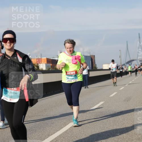03.10.2025 - Köhlbrandbrückenlauf Jannik Wohlers http://msf.ph/oto/9100190 03.10.2025 10:20:47 Position 3 2795, 3289 meine-sportfotos.de