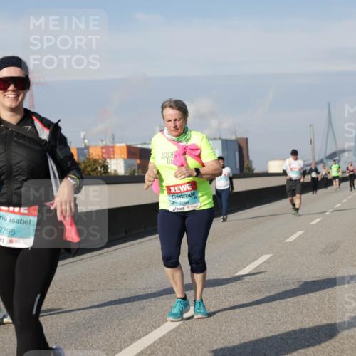 03.10.2025 - Köhlbrandbrückenlauf Jannik Wohlers http://msf.ph/oto/9100206 03.10.2025 10:20:47 Position 3 2795, 3289 meine-sportfotos.de