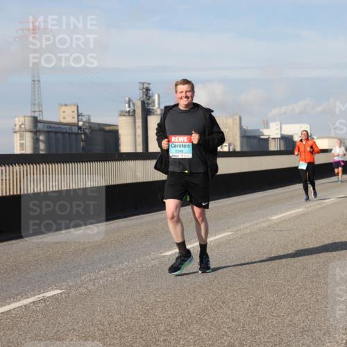 03.10.2025 - Köhlbrandbrückenlauf Lena Gebhardt http://msf.ph/oto/9100210 03.10.2025 10:11:01 Position 2 2348 meine-sportfotos.de