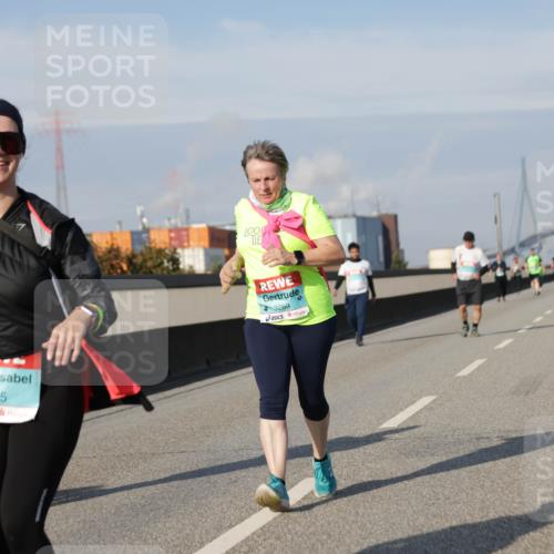 03.10.2025 - Köhlbrandbrückenlauf Jannik Wohlers http://msf.ph/oto/9100217 03.10.2025 10:20:48 Position 3 2795, 3289 meine-sportfotos.de