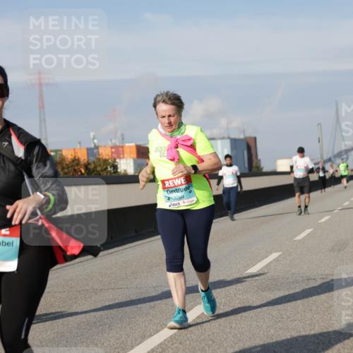 03.10.2025 - Köhlbrandbrückenlauf Jannik Wohlers http://msf.ph/oto/9100221 03.10.2025 10:20:48 Position 3 2795, 3289 meine-sportfotos.de