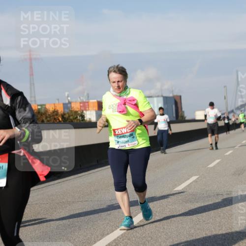 03.10.2025 - Köhlbrandbrückenlauf Jannik Wohlers http://msf.ph/oto/9100230 03.10.2025 10:20:48 Position 3 2795, 3289 meine-sportfotos.de