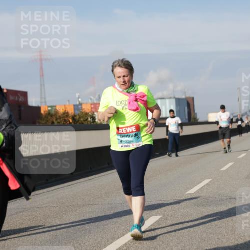 03.10.2025 - Köhlbrandbrückenlauf Jannik Wohlers http://msf.ph/oto/9100241 03.10.2025 10:20:48 Position 3 2795, 3289 meine-sportfotos.de