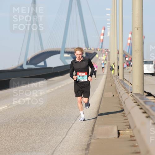 03.10.2025 - Köhlbrandbrückenlauf Lena Gebhardt http://msf.ph/oto/9100292 03.10.2025 09:35:56 Position 2  meine-sportfotos.de