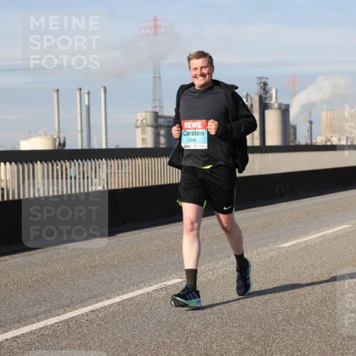 03.10.2025 - Köhlbrandbrückenlauf Lena Gebhardt http://msf.ph/oto/9100298 03.10.2025 10:11:02 Position 2 2348 meine-sportfotos.de