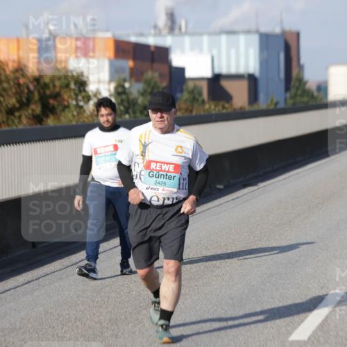 03.10.2025 - Köhlbrandbrückenlauf Jannik Wohlers http://msf.ph/oto/9100312 03.10.2025 10:20:55 Position 3 2425 meine-sportfotos.de