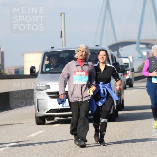 03.10.2025 - Köhlbrandbrückenlauf Jannik Wohlers http://msf.ph/oto/9100313 03.10.2025 10:29:15 Position 3 11, 9702, 3774 meine-sportfotos.de