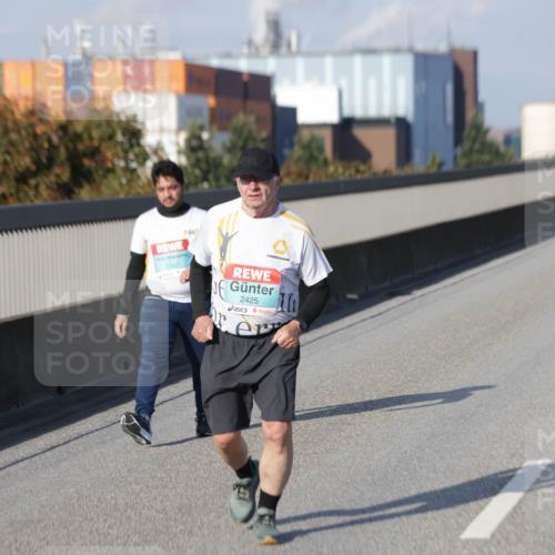 03.10.2025 - Köhlbrandbrückenlauf Jannik Wohlers http://msf.ph/oto/9100318 03.10.2025 10:20:55 Position 3 3347, 2425 meine-sportfotos.de