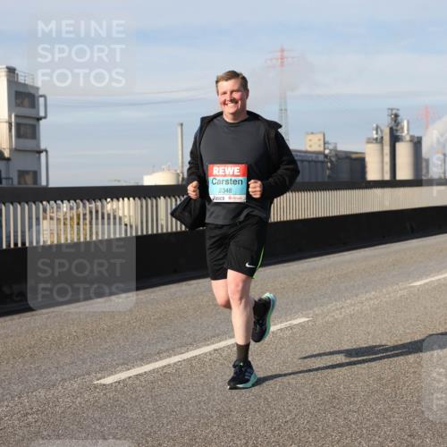03.10.2025 - Köhlbrandbrückenlauf Lena Gebhardt http://msf.ph/oto/9100322 03.10.2025 10:11:02 Position 2 2348 meine-sportfotos.de