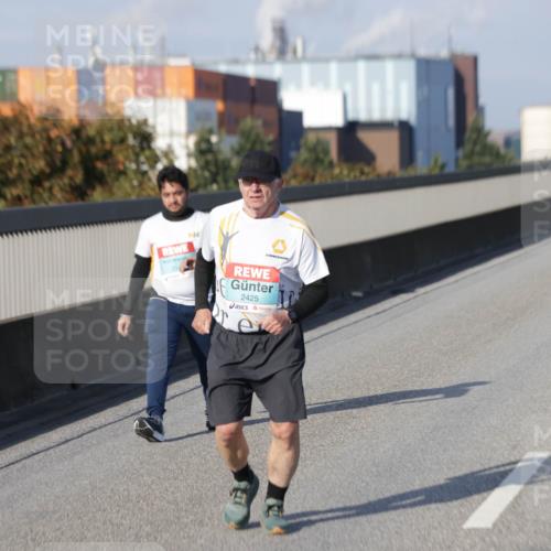 03.10.2025 - Köhlbrandbrückenlauf Jannik Wohlers http://msf.ph/oto/9100326 03.10.2025 10:20:55 Position 3 2425 meine-sportfotos.de