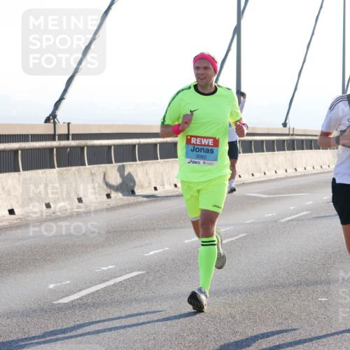 03.10.2025 - Köhlbrandbrückenlauf Strokosch-Dieckow http://msf.ph/oto/9100334 03.10.2025 09:18:40 Position 1 3082, 3153 meine-sportfotos.de