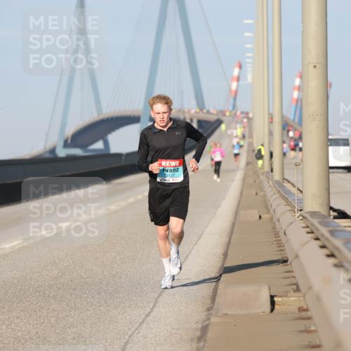 03.10.2025 - Köhlbrandbrückenlauf Lena Gebhardt http://msf.ph/oto/9100336 03.10.2025 09:35:57 Position 2  meine-sportfotos.de