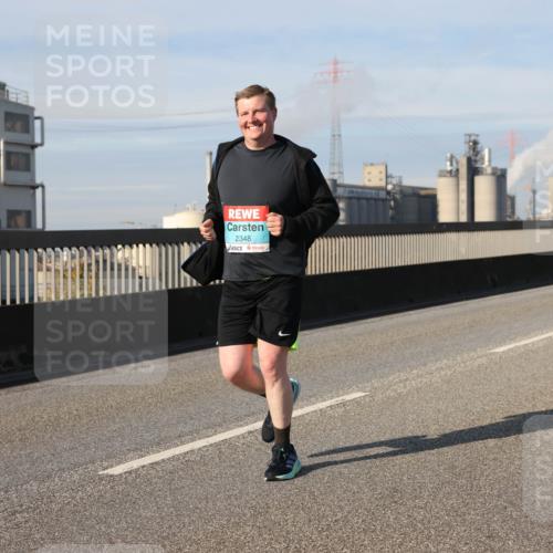 03.10.2025 - Köhlbrandbrückenlauf Lena Gebhardt http://msf.ph/oto/9100343 03.10.2025 10:11:02 Position 2 2348 meine-sportfotos.de