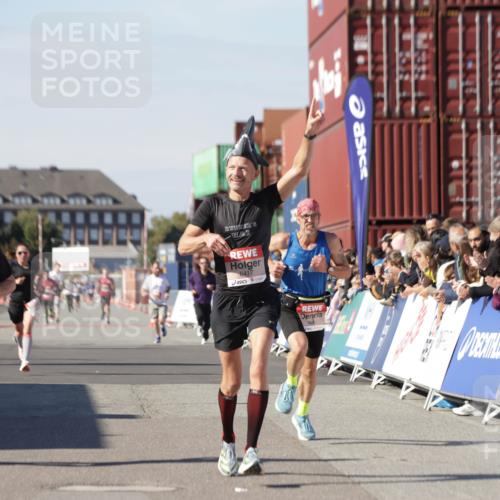 03.10.2025 - Köhlbrandbrückenlauf Jannik Wohlers http://msf.ph/oto/9100355 03.10.2025 12:57:01 Ziel 4042, 4068, 4086, 4115, 4491, 5846, 6016, 6417 meine-sportfotos.de