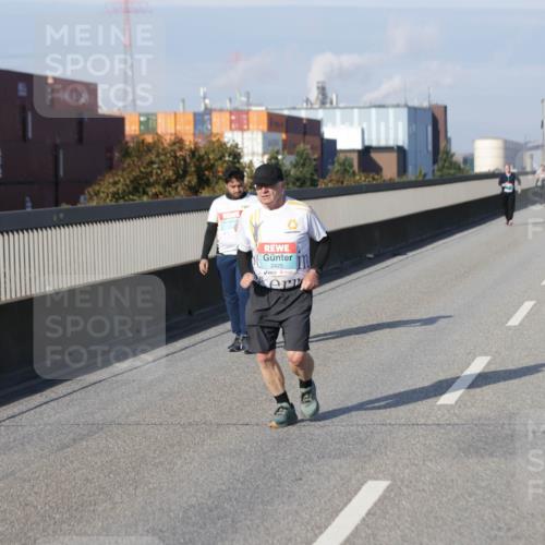 03.10.2025 - Köhlbrandbrückenlauf Jannik Wohlers http://msf.ph/oto/9100361 03.10.2025 10:20:55 Position 3 2425 meine-sportfotos.de