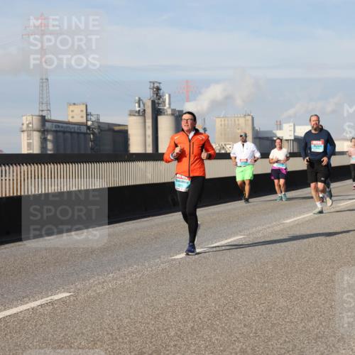 03.10.2025 - Köhlbrandbrückenlauf Lena Gebhardt http://msf.ph/oto/9100366 03.10.2025 10:11:05 Position 2 2211 meine-sportfotos.de