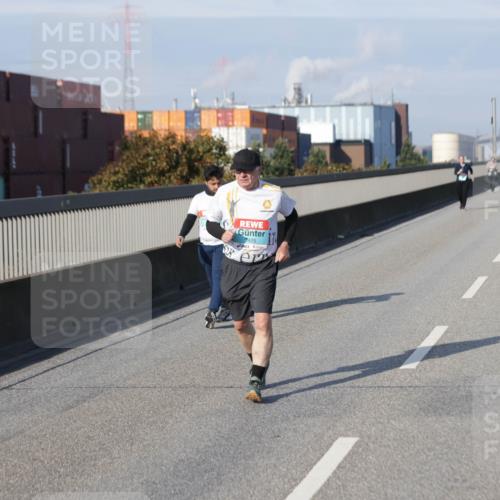 03.10.2025 - Köhlbrandbrückenlauf Jannik Wohlers http://msf.ph/oto/9100378 03.10.2025 10:20:55 Position 3 2425 meine-sportfotos.de
