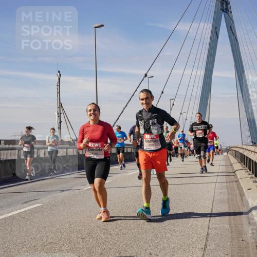 03.10.2025 - Köhlbrandbrückenlauf Michael Burmester http://msf.ph/oto/9100388 03.10.2025 12:46:07 Position 2 4100, 4101 meine-sportfotos.de