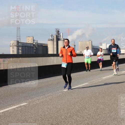 03.10.2025 - Köhlbrandbrückenlauf Lena Gebhardt http://msf.ph/oto/9100389 03.10.2025 10:11:06 Position 2  meine-sportfotos.de