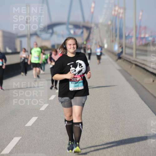03.10.2025 - Köhlbrandbrückenlauf Jannik Wohlers http://msf.ph/oto/9100397 03.10.2025 10:20:57 Position 3 3370 meine-sportfotos.de