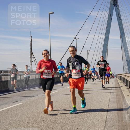 03.10.2025 - Köhlbrandbrückenlauf Michael Burmester http://msf.ph/oto/9100398 03.10.2025 12:46:08 Position 2 4100, 4101 meine-sportfotos.de