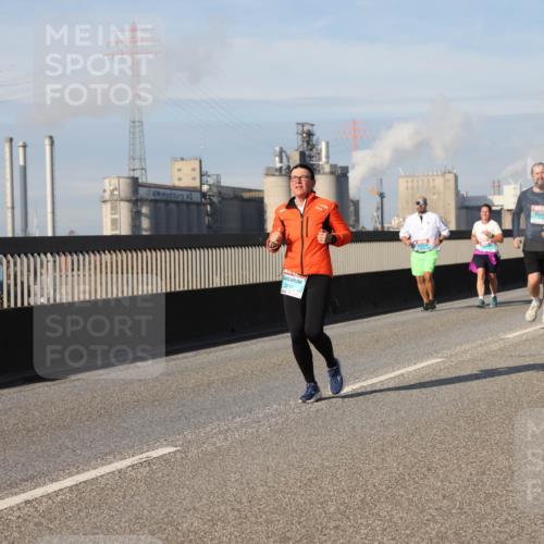 03.10.2025 - Köhlbrandbrückenlauf Lena Gebhardt http://msf.ph/oto/9100421 03.10.2025 10:11:06 Position 2 2211 meine-sportfotos.de