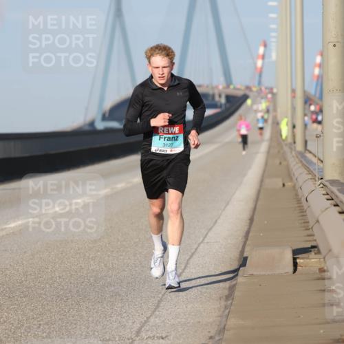 03.10.2025 - Köhlbrandbrückenlauf Lena Gebhardt http://msf.ph/oto/9100428 03.10.2025 09:35:59 Position 2 3127 meine-sportfotos.de
