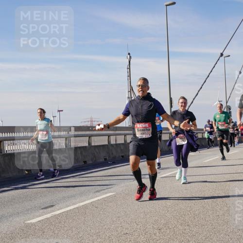 03.10.2025 - Köhlbrandbrückenlauf Michael Burmester http://msf.ph/oto/9100439 03.10.2025 12:46:10 Position 2 4343, 4730 meine-sportfotos.de