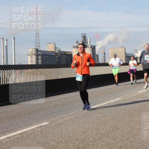 03.10.2025 - Köhlbrandbrückenlauf Lena Gebhardt http://msf.ph/oto/9100441 03.10.2025 10:11:06 Position 2 2211 meine-sportfotos.de