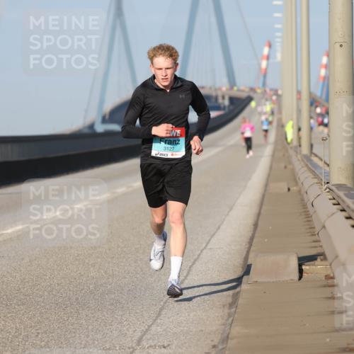 03.10.2025 - Köhlbrandbrückenlauf Lena Gebhardt http://msf.ph/oto/9100449 03.10.2025 09:35:59 Position 2 3127 meine-sportfotos.de